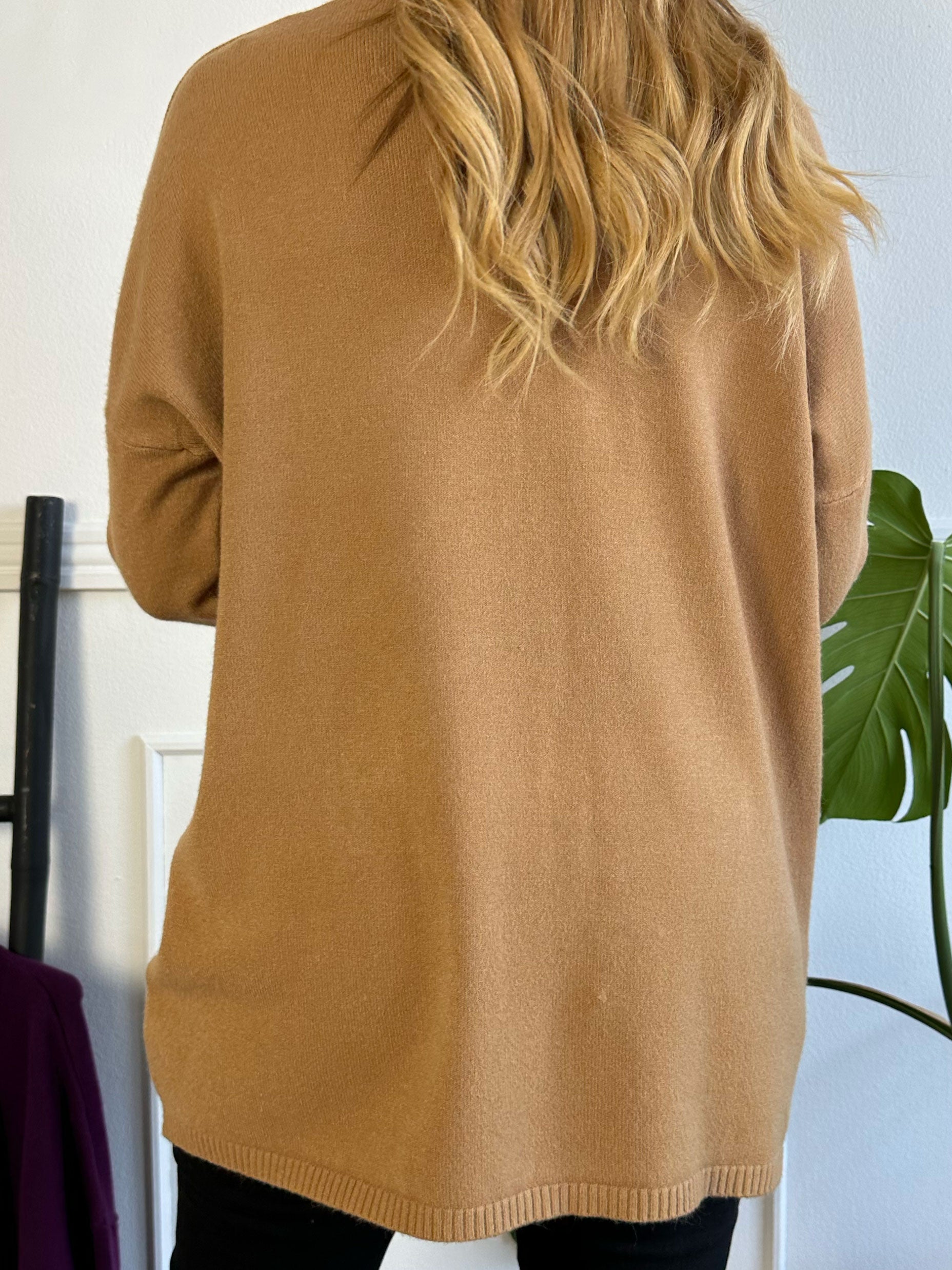 Amora - Lang blød strikbluse